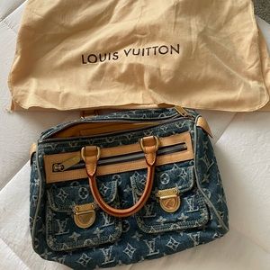 LOUIS VUITTON
Monogram Denim Neo Speedy Blue